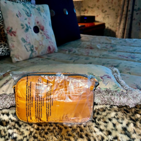 Lug Coupe Crossbody Bag NWT'S Amber Yellow - Picture 4 of 11